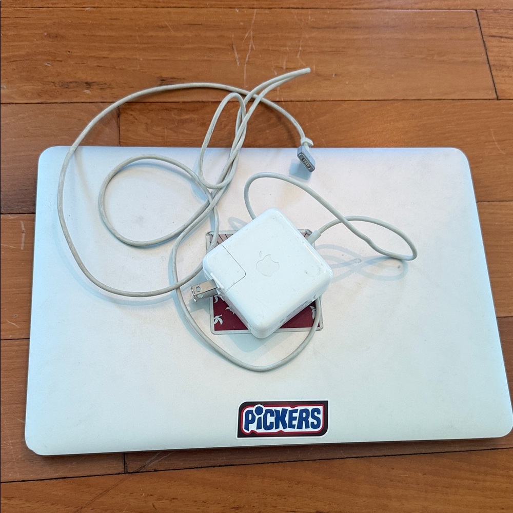 Apple MacBook Pro Laptop model 2014 with MagSafe Charger